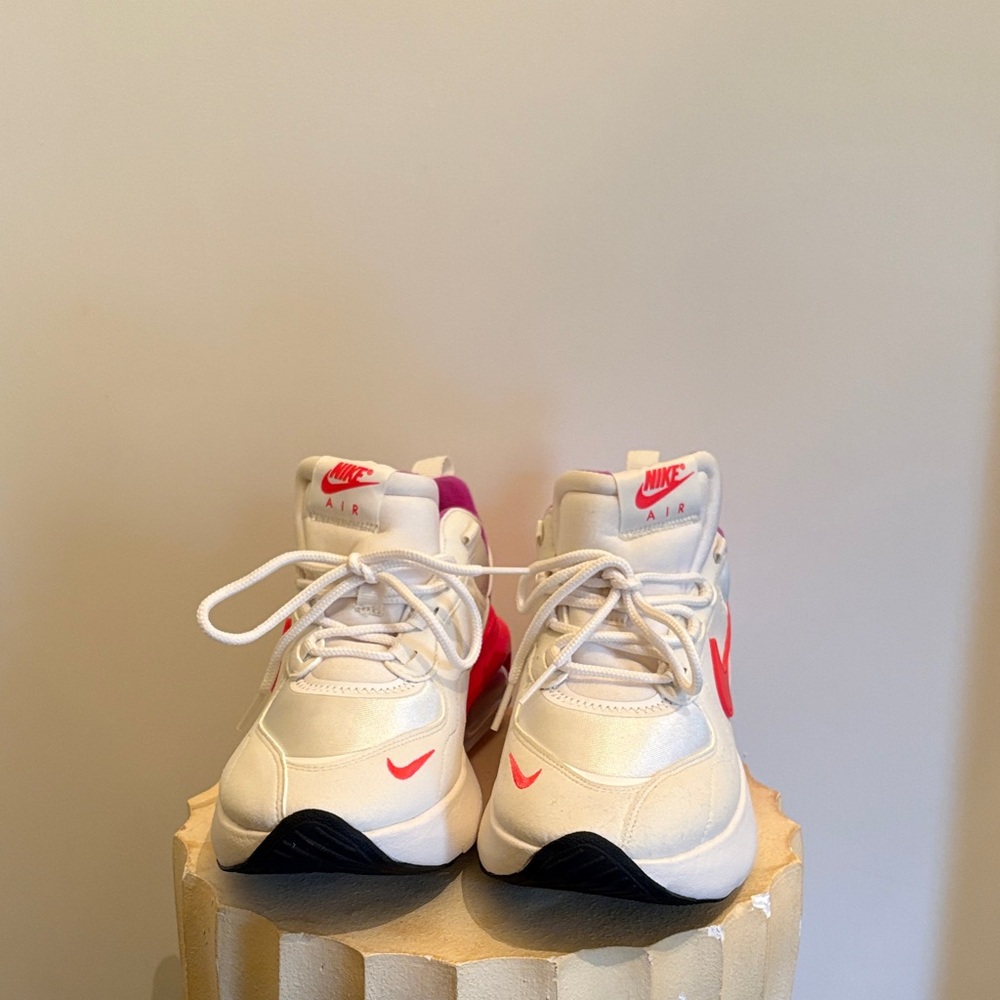 Nike Air Max INTRLK Lite Women's Running Shoes Size 7 White Pink CZ6151-100 - Picture 2 of 12